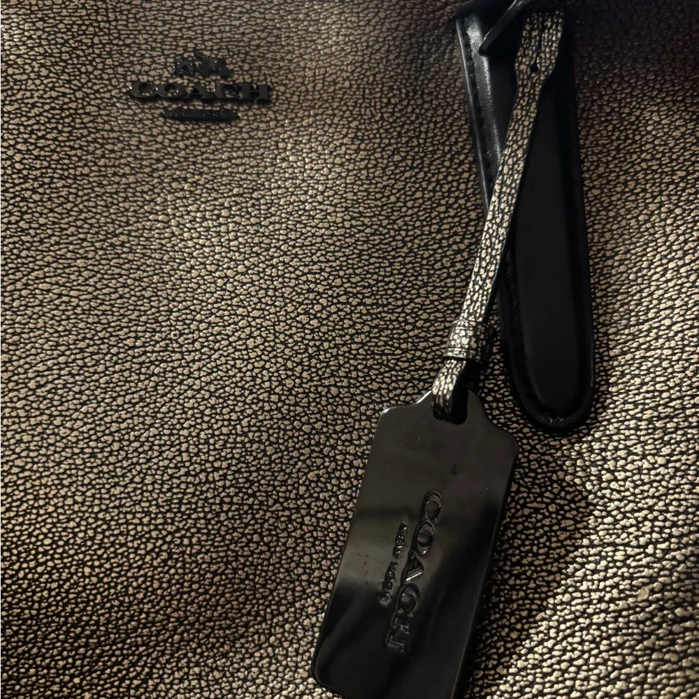 Coach G1481-33859 Crosby Carryall Metallic Gold Crackle Leather/Gunmetal Hrdware - Picture 16 of 16